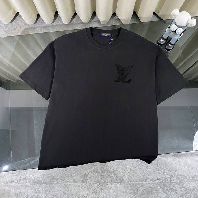 Louis Vuitton 路易威登Lv 2025新款毛巾绣经典字母Logo短袖圆领T恤 面料采用320G %纯棉双纱面料 同缸定染特种加粗32支双股1X1螺纹