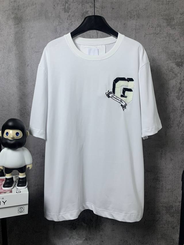 Givenchy*纪梵希 Givenchy*纪梵希章仔毛巾绣短袖T恤 -定制270克32支全棉双纱紧密爽滑面料 布面干净 布纹清晰 手感非常细腻扎实 更加力挺
