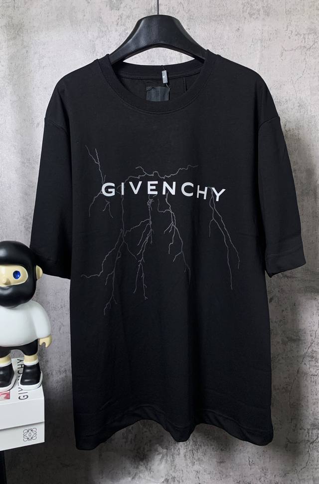Givenchy*纪梵希 Givenchy*纪梵希反光闪电印花短袖T恤 -定制260克32支全棉双纱紧密爽滑面料 布面干净 布纹清晰 手感非常细腻扎实 更加力挺
