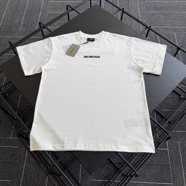 款号Bl001 Balenciaga高密度刺绣款前后字母短袖T恤 定制280克全棉双纱硬挺面料 布面干净 布纹清晰 手感非常细腻扎实 更加力挺 舒适透气不易变形