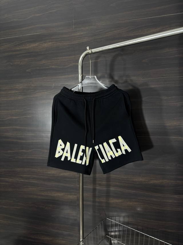 款号：He263 Balenciaga-巴黎世家胶带字母短裤 面料采用320克手感棉复合料子，手感舒适柔软，上身舒适透气，腰部采用束腰松紧带，不紧绷，不变形，腿