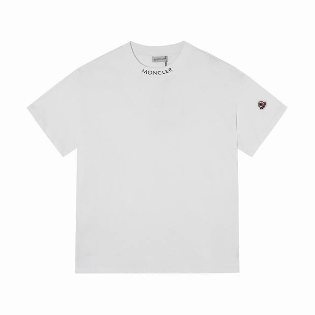 款号：830 Moncler 蒙口短袖 独家定制270克32支双纱滑爽棉 质感非常柔软舒服 100%区别市场的顶级面料 不缩水 不变形 不起球 搭配320克1*