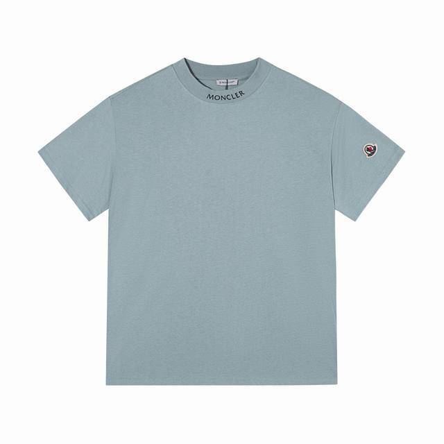 款号：830 Moncler 蒙口短袖 独家定制270克32支双纱滑爽棉 质感非常柔软舒服 100%区别市场的顶级面料 不缩水 不变形 不起球 搭配320克1*