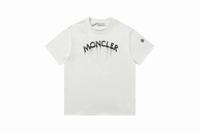 款号：849 Moncler 蒙口短袖 独家定制270克32支双纱滑爽棉 质感非常柔软舒服 100%区别市场的顶级面料 不缩水 不变形 不起球 搭配320克1*