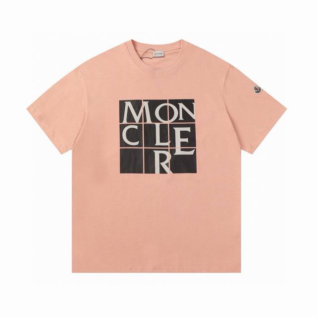 款号：815 Moncler 蒙口的价格P其实蛮有优势的 去过专柜的应该都知道蒙口的价格P不会比Gucci Burberry 便宜多少 只是相对低调 不愿意炒作