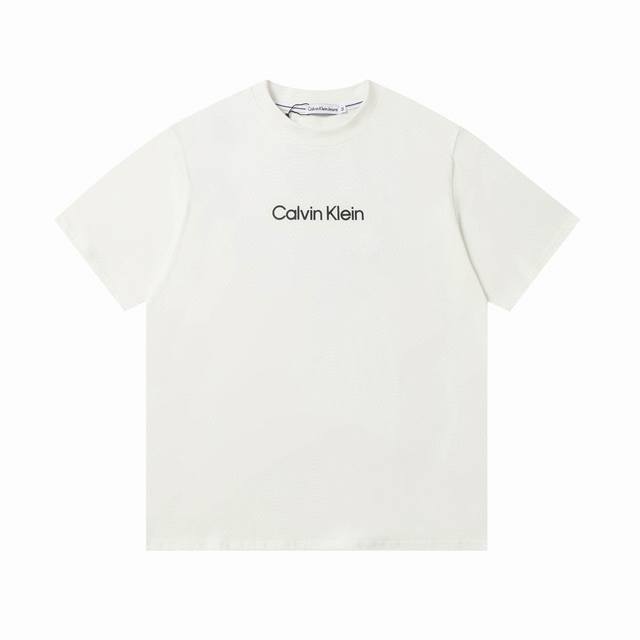 款号:916 Calvin Kleinck 涂鸦字母印花短袖T恤 260克双纱面料质感非常细腻 手感柔软平滑 弹性最好 穿着舒适 体贴合身 现货发售Calvin