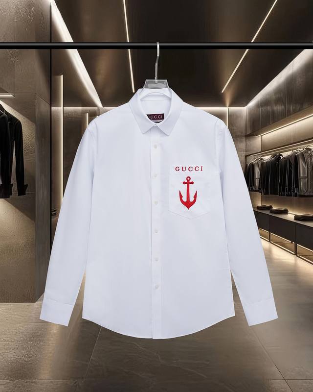 Gucci 古驰 爆款来袭 经典胸前船锚Logo字母刺绣长袖衬衫 2025Ss官网新款长袖 衬衫 衬衣，精美刺绣Logo 高端版本，专柜定制面料 透气舒适度高，