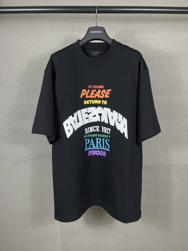实拍图 顶级版本.官网品质 Balenci*Ga 巴黎.Ss25最新款彩色印花+刺绣短袖T恤。前面刺绣釆用田岛电脑绣花机刺绣加进口胶桨印花，砖柜同步.第一时间正