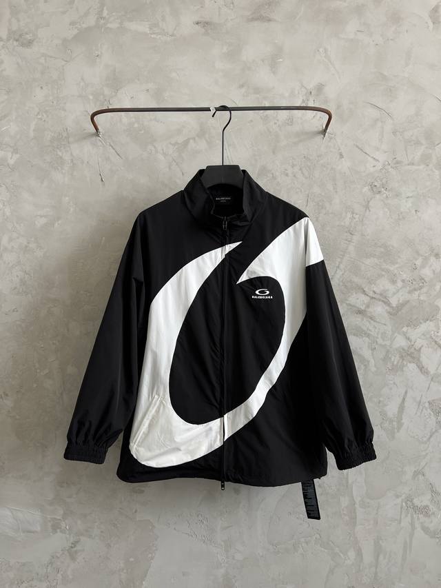 Balenciaga巴黎世家新款冲锋衣薄款夹克25Ss夏季新款可以当防晒服专柜同步发售新款对色对版 细节全部对版定制五金Logo巴黎世家黑白双煞套装非常百搭拼色