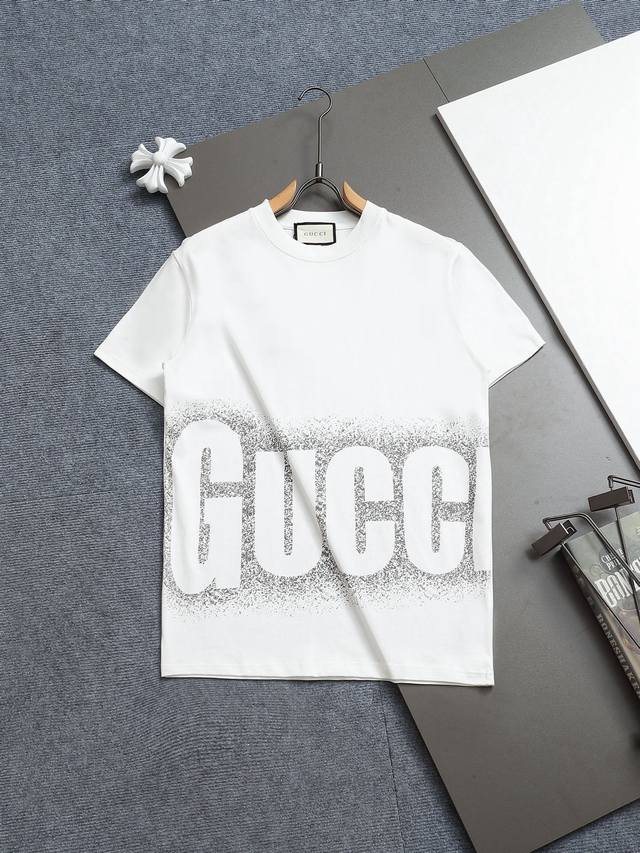 Gucci 古驰 巴黎世家联名喷墨涂鸦Logo印花 标识精致升级，灵感源自八十年代复古印花 原版面料 官方同款 短袖T恤 定制260克同缸染面料 手感非常舒服