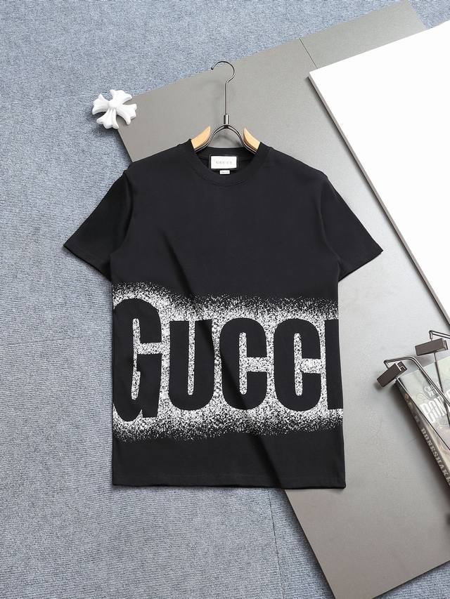 Gucci 古驰 巴黎世家联名喷墨涂鸦Logo印花 标识精致升级，灵感源自八十年代复古印花 原版面料 官方同款 短袖T恤 定制260克同缸染面料 手感非常舒服
