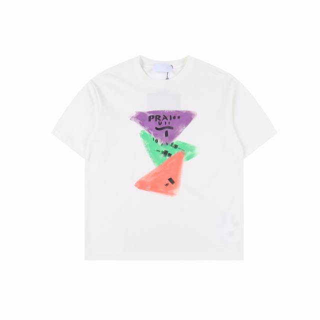 Prada 普拉达 25Ss 彩绘Logo印花短袖T恤 采用进口田岛绣花机制作 辅料均开磨定制 正确配置 黑色2025普拉达正品包装 克定制定染爽滑珠地 版型大