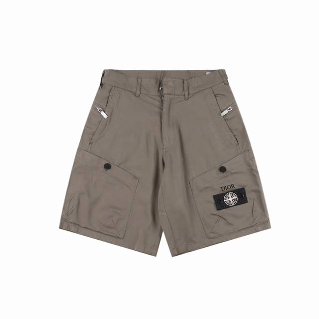 Dior X Stone Island 迪奥 石头岛联名徽标短裤 面料采用定制梭织面料，对照原版做丝滑超柔处理，布面肌理股线清晰明显，垂感一级棒，做工精致都到达