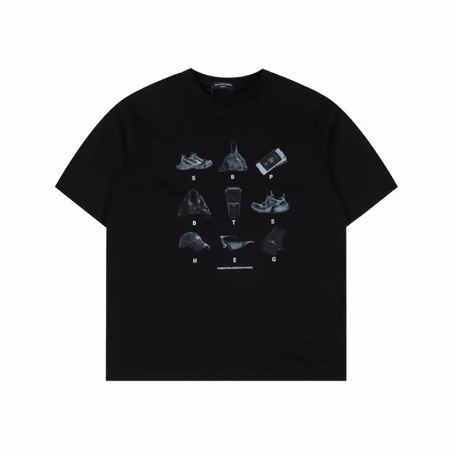 Balenciaga 巴黎世家 25Ss 经典单品图案印花短袖T恤 纯棉260克重洗水面料，柔软亲肤细腻。 胸前采用巴黎经典单品作为素材，数码印花工艺 做工细致