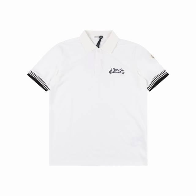 Moncler 蒙口 25Ss 刺绣徽标Polo短袖 采用60支双股 克重100%棉双面珠地面料，拆解纱线分析，订织蜂窝四角网眼胚布，衣领为双系统提花定织扁机制