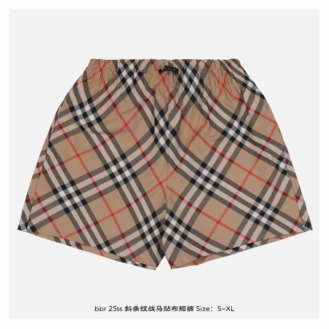 Burberry 博柏利 25Ss 斜条纹战马贴布短裤 不挑人版型帅气又时髦，后袋饰有马术骑士徽标贴花刺绣，低调奢进口面料，质感轻盈细腻，经典松紧腰版型百搭上身