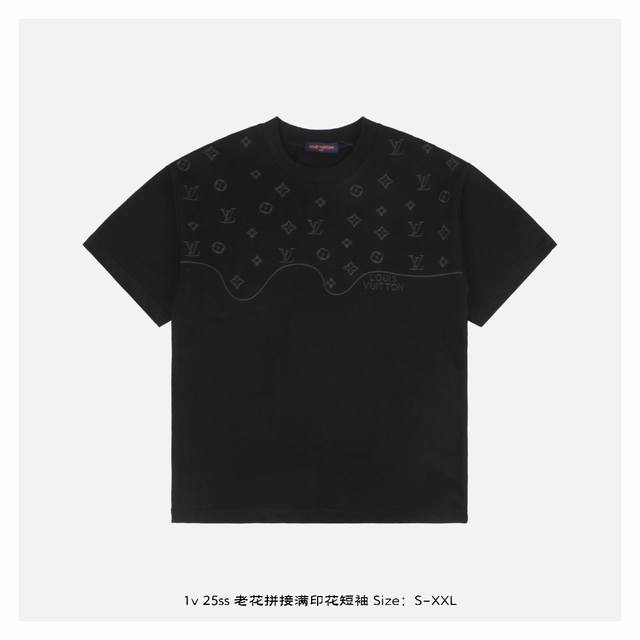 Lv 25Ss 老花拼接满印花短袖 面料采用230克重精梳棉，定制32支1*1螺纹，成衣两遍水洗处理，面料舒适亲肤无异感，定制定染面料，纺织密度高，垂感佳，不易