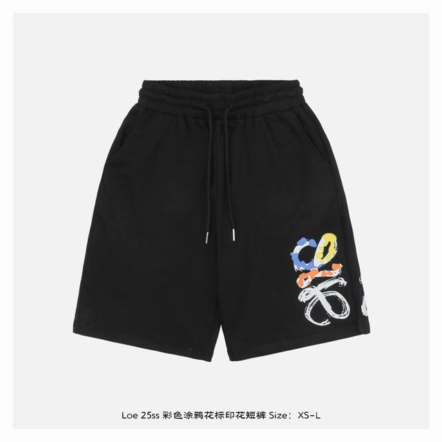 Loewe 罗意威 25Ss 彩色涂鸦花标印花短裤 面料采用380克重精梳棉，两遍水洗处理，面料舒适亲肤无异感，定制定染面料，纺织密度高，垂感佳，不易变形，厚织