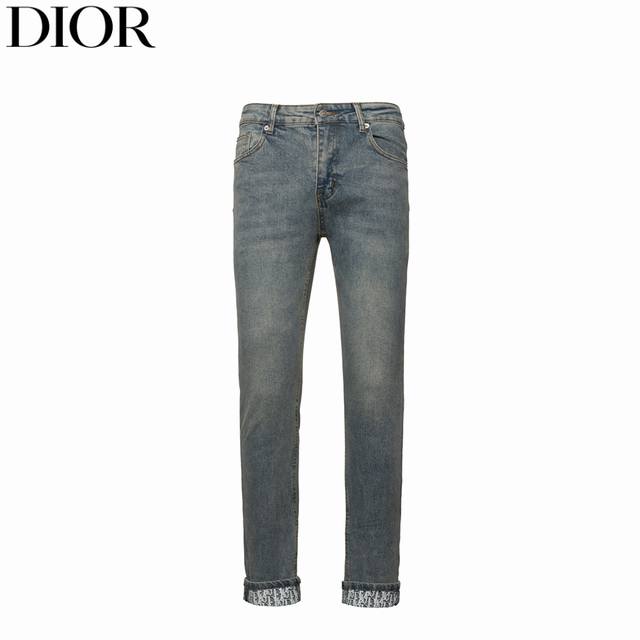 Dior 迪奥 25Ss 1947裤脚满印卷边牛仔裤 件件经典，3D工艺酷得有点过分了，牛仔界的顶级天花板！采用水洗牛仔面料舒适透气，经过多重工艺打造 腰部经典