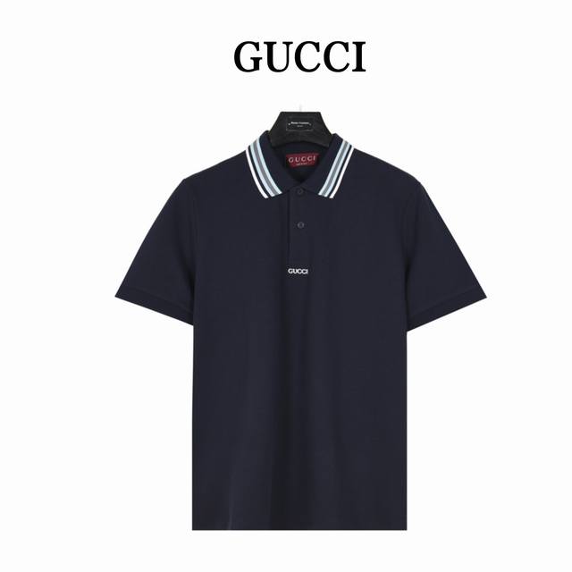 Gucci 古驰 简约字母短袖Polo衫 原版品质，欢迎对比。 选用棉质珠地网眼布打造，衣领为双系统提花定织扁机制成，有弹性，不变形，衣服全部原生布捆边，前胸双