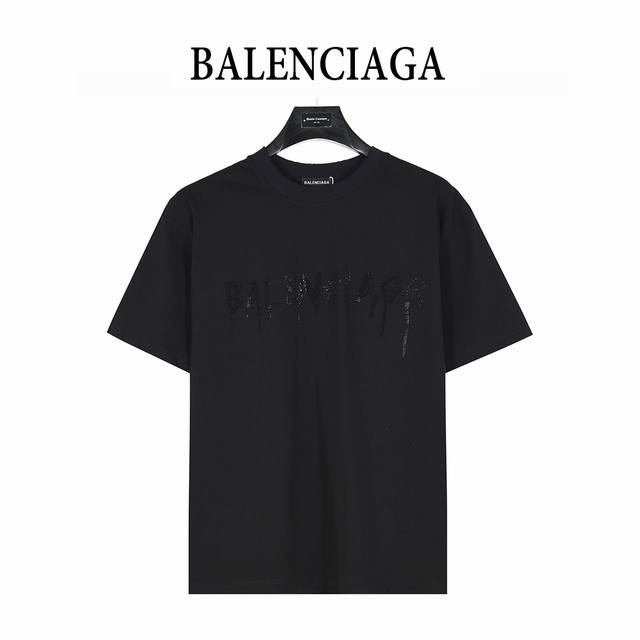 Balenciaga 巴黎世家 25Ss 溶解双B字母烫钻破洞短袖T恤 闪烁系列 采用260克精梳棉面料 多位手工磨破加割烂洗水处理 亮度高 采用进口澳钻 高温