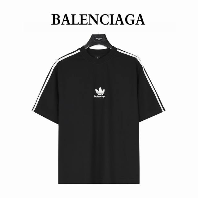 Balenciaga X Adidas联名 三叶草Logo压胶短袖T恤 面料采用300克重磅洗水纯棉 特定重磅21S精棉平纹针织面料 搭配32S+70D拉架螺纹