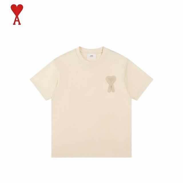 Ami 25Ss 立体钩编爱心刺绣短袖 春夏揉进了春风里，让优雅尽情绽放8拒绝平庸 清爽自然，经典再经典，超多明星博主的日常穿搭T恤，低调百搭又具有品牌特色的代