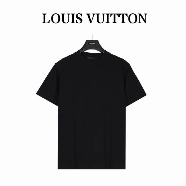 Louisvuitton 路易威登 浮雕3D凸体压花短袖T恤 区分市面普通版本，压花部位内置衬布设计。采用定制面料。添加杜邦公司Sorona 索罗娜 材料，亲肤
