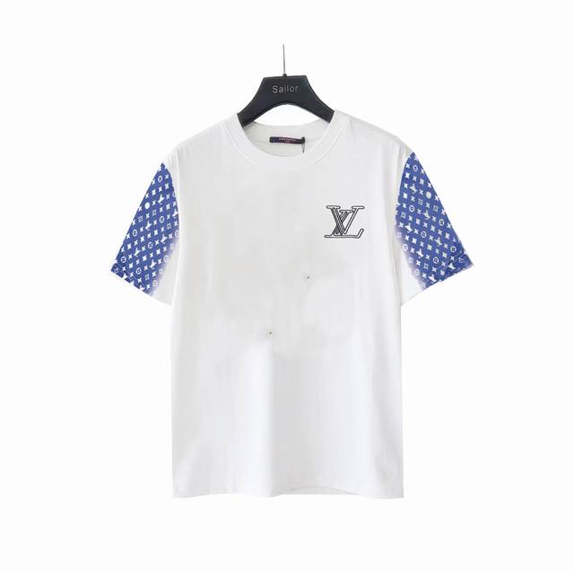 实拍细节图+细节图 Louis Vuitton 路易威登 老花肩膀短袖 对色定染面料，超精细平网印花工艺，采用细致纱网材质做网板，定染纯棉面料，更加体现图案逼真