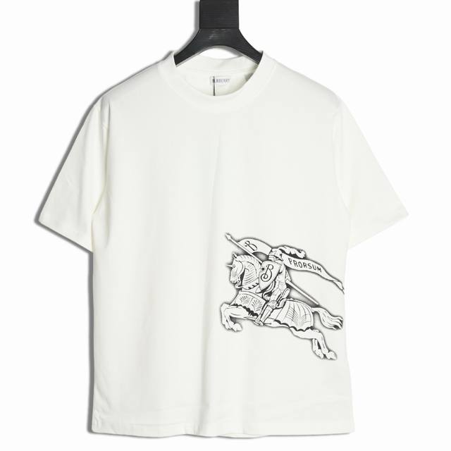 Burberry 巴宝莉 25Ss 素描战马短袖T恤 面料采用定制240G 26支特滑双股精棉平纹高密无尘全棉布料。前幅高密度加厚，走线平整，代工品质，全套定制