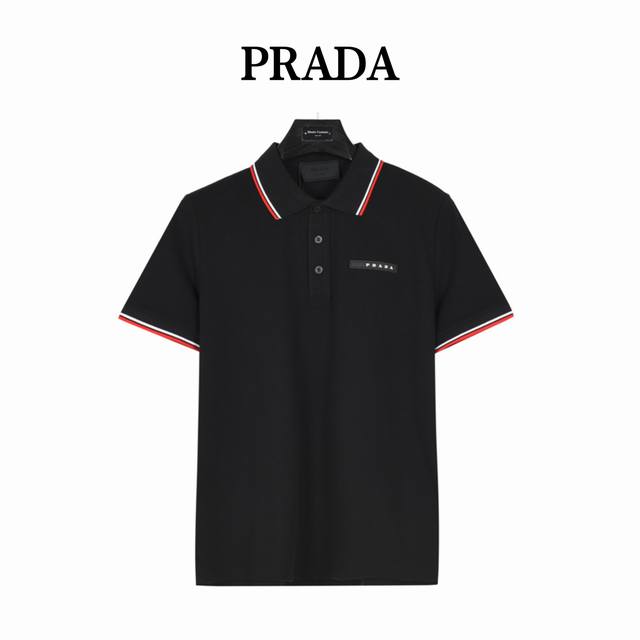 Prada 普拉达 胸口袋硅胶饰条短袖Polo衫 胸前经典皮标字母Logo，以及假口袋细节，典型精准的英式版型裁剪，各年龄段均可驾驭，满足任何日常生活工作场所穿