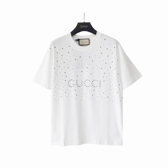 实拍细节图+尺码表 Gucci 古驰 24Ss雪花字母烫钻短袖T桖 面料定织订染版型无差。32支精梳棉针织棉布，240克重棉单面，紧密赛络纺织造，跟以往的款式相