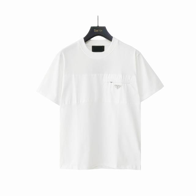 实拍细节图+尺码表 Prada 普拉达 拉链口袋三角标Logo短袖T桖 标识进口机绣 灵感源自八十年代复古 原版面料 官方同款 短袖T恤 定制260克同缸染面料