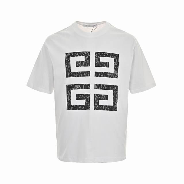 Givenchy 纪梵希 24Ss 胸前4G大Logo印花短袖 面料采用270克重精梳棉，定制1*1螺纹，成衣两遍水洗处，面料舒适亲肤无异感，定制定染面料， 纺