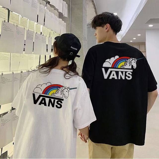 万斯独角兽短袖 专柜同步 Vans万斯情侣款彩虹马独角兽T恤 一比一定制面料 甜系Ins风 男女情侣上身皆可 简约百搭 超高品质 自由舒畅 情侣搭配 闺蜜出游皆