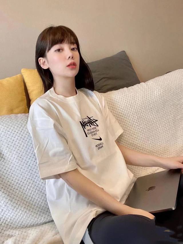 Nike × Stussy 耐克联名斯图西限定情侣宽松短袖T恤 王一博同款 小红书各大博主都强烈推荐 原版一致三标 做工工整 走线精湛 情侣款推荐 最大可穿到2