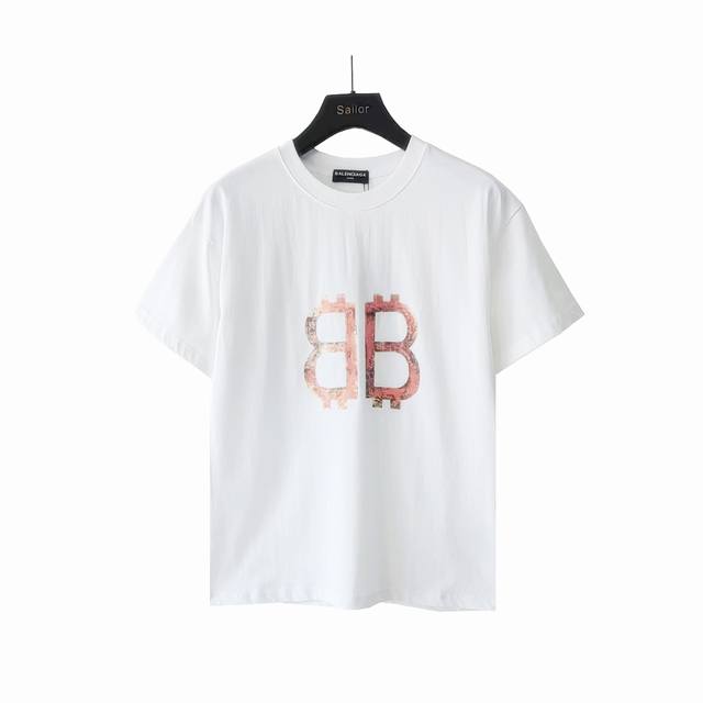 实拍细节图+尺码表 Balenciaga 巴黎世家 23Ss 双B前后字母做旧印花短袖 面料采用纯棉精梳棉面料，涂鸦喷印效果，全身磨破仿旧工工艺，上身效果宽松休