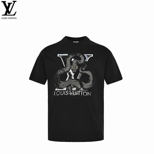 Louis Vuitton 路易威登 2025Ss龙年限定圆领短袖 Louis Vuitton法国路威酩轩集团-Lvmh旗下品牌 著名奢侈品箱包和皮具品牌 百余