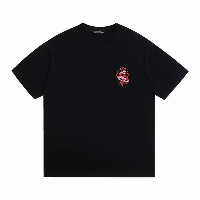 上新 高版本 Chrome Hearts 克罗心 蛇年限定刺绣短袖 蛇年限定系列 Ch 克罗心 采用万针刺绣盘绳工艺 情侣款短T 百看不腻的高级简约风格 高级气