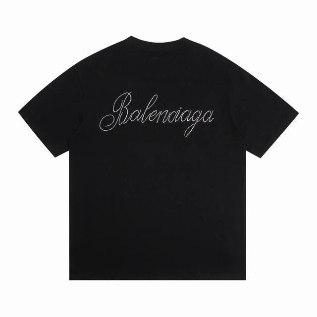 上新 高版本 Balenciaga 巴黎世家 花字巴黎烫钻字母短袖 采用16支精梳赛络纺平纹布对板环保硫化染色，无尘烧毛加食毛工艺，确保布面清晰上身无尘，环保硫