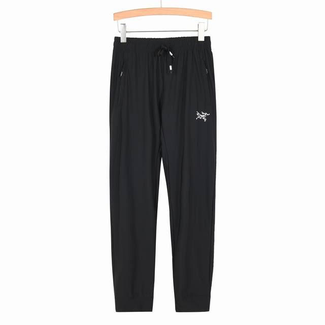 2025款Arc'teryx 始祖鸟夏季冰丝弹力速干收口长裤 颜色：黑色 灰色 尺码M-4Xl 此款裤子非常百搭，弹力腰围，加宽加厚腰头！收口设计！ 3D立体工