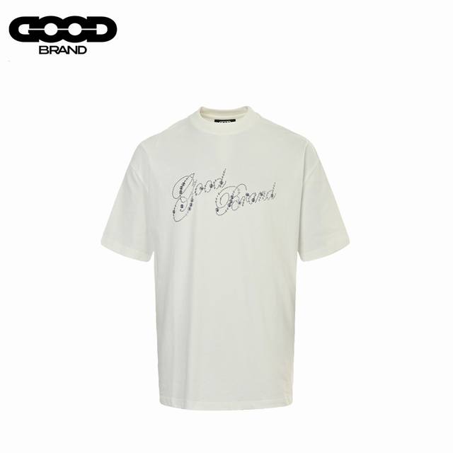 Goodbrand Good花体烫片花卉短袖 采用订色订染毛圈纯棉衣面，250G双股双纱，手感舒适 进口针织针梳棉进行制作，搭配320G1*1螺纹，同缸无色差，