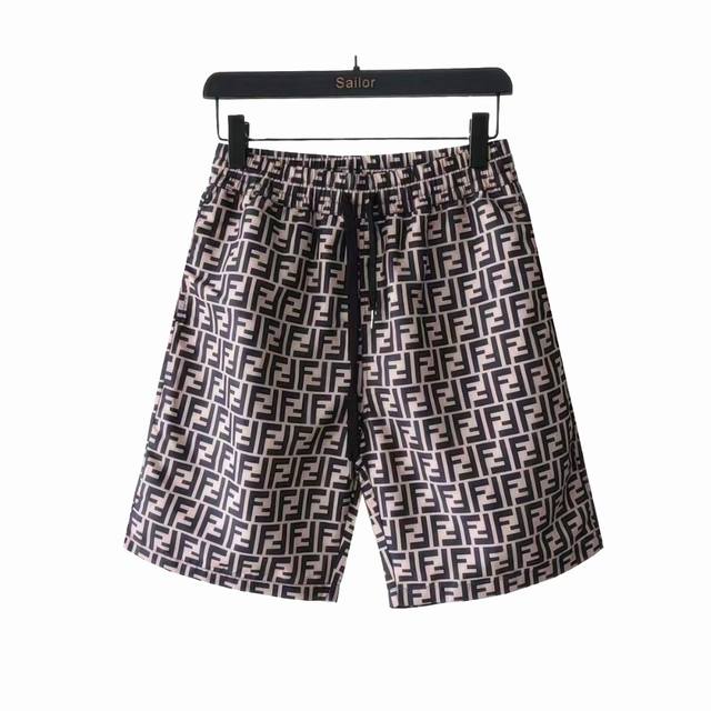 实拍细节图+尺码表 Fendi 芬迪 满印Ff沙滩短裤 Ff满印短裤进口高支高密的全棉梭织面料 通体老花图案元素 采用德国原装进口数码直喷机械设备 全件满印印后
