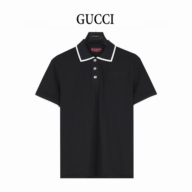 Gucci 古驰 25Ss 领拼字母贴布刺绣短袖Polo杉 选用定制珠地面料，奠定衣物高品质基础。珠地布有着特殊的蜂巢状透气结构， 带来良好的吸湿透气性，即使在