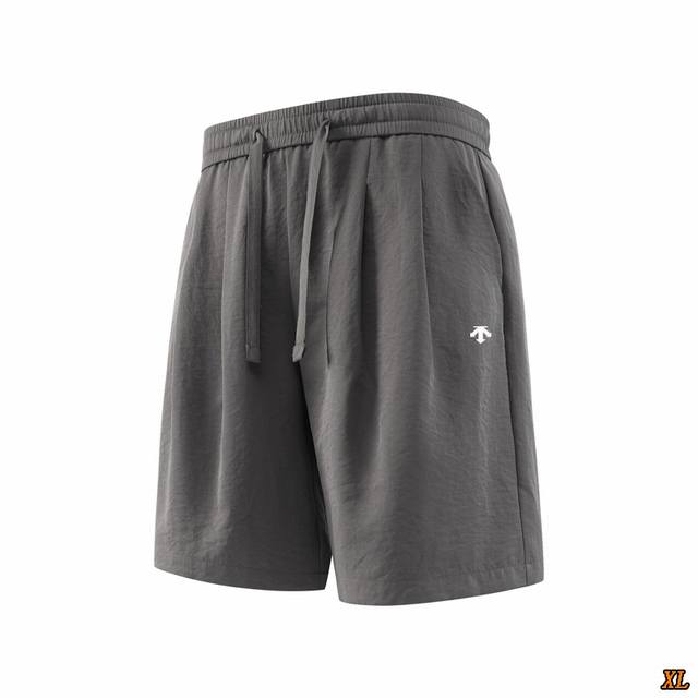 Descente迪桑特 独家实拍上新夏季高品质宽松百搭纯色垂感直筒五分裤运动短裤，本季主打，货源充足，放心主推，高端品质，经典设计，做工出色，经典百搭，上身效果