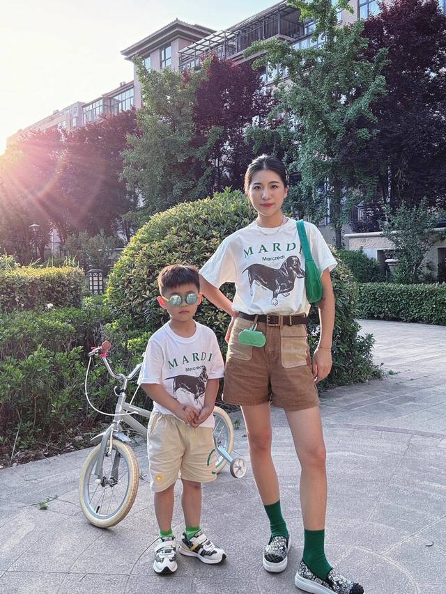 大人 小孩 白T恤的夏天 亲子 Mardi腊肠狗T恤糕娃子超爱诶～