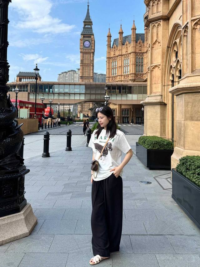 Mardi代言人怎么能错过绿色腊肠狗 哈哈哈哈