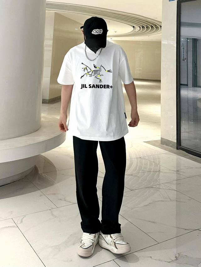 Ayc'teryx 始祖鸟新款经典大鸟Logo短袖T恤，男女休闲小鸟字母拉浆印花高端面料，重磅面料， 男女同款～ 颜色：黑色 白色 尺码：S～3Xl