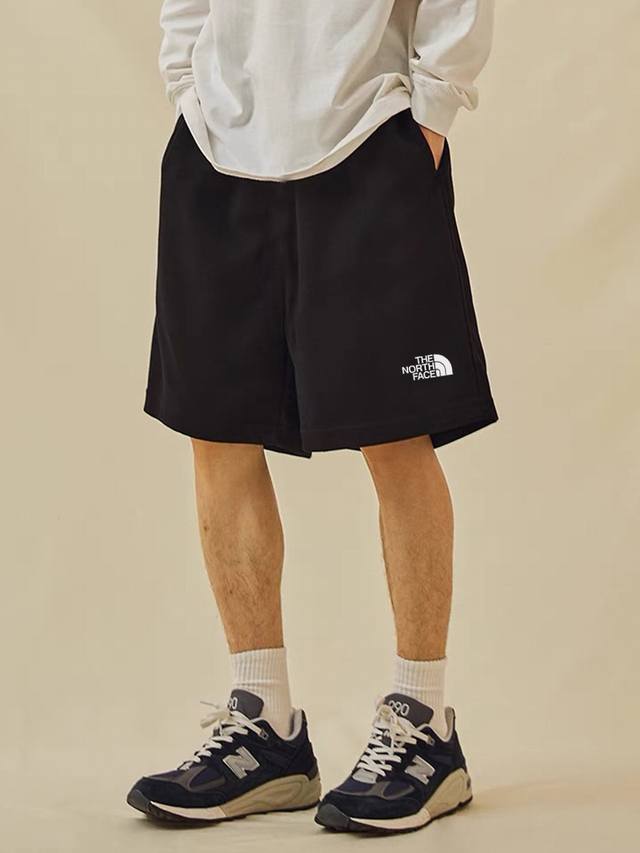 上新｜ 260G重磅纯棉 The North Face 北面 Tnf 经典基础款 小Logo 短裤 休闲裤跑步运动裤 五分裤 男女同款 面料工艺： 1.320G