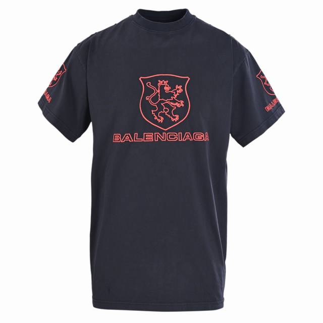 Balenciaga巴黎世家Blcg Lion Club狮子徽章水洗短袖T恤 定制黑曜石绸缎摩尔棉，进口机刺绣工艺 ，使用先进的计算机控制系统和精密的机械部件，